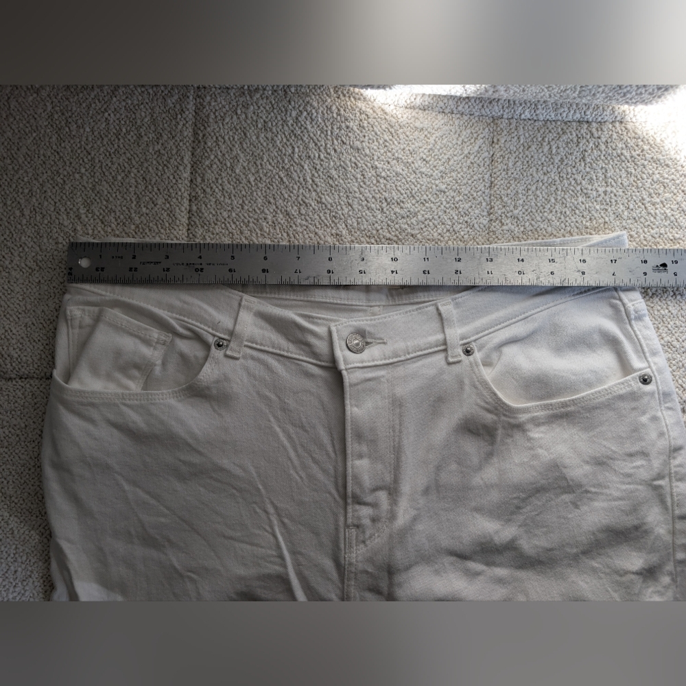 Levi's Classic Crop White Denim Jeans Size 16 W 33 - Picture 9 of 11